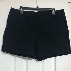 Willit black nylon spandex shorts women’s size 16
90% nylon 10%‎ spandex stretch